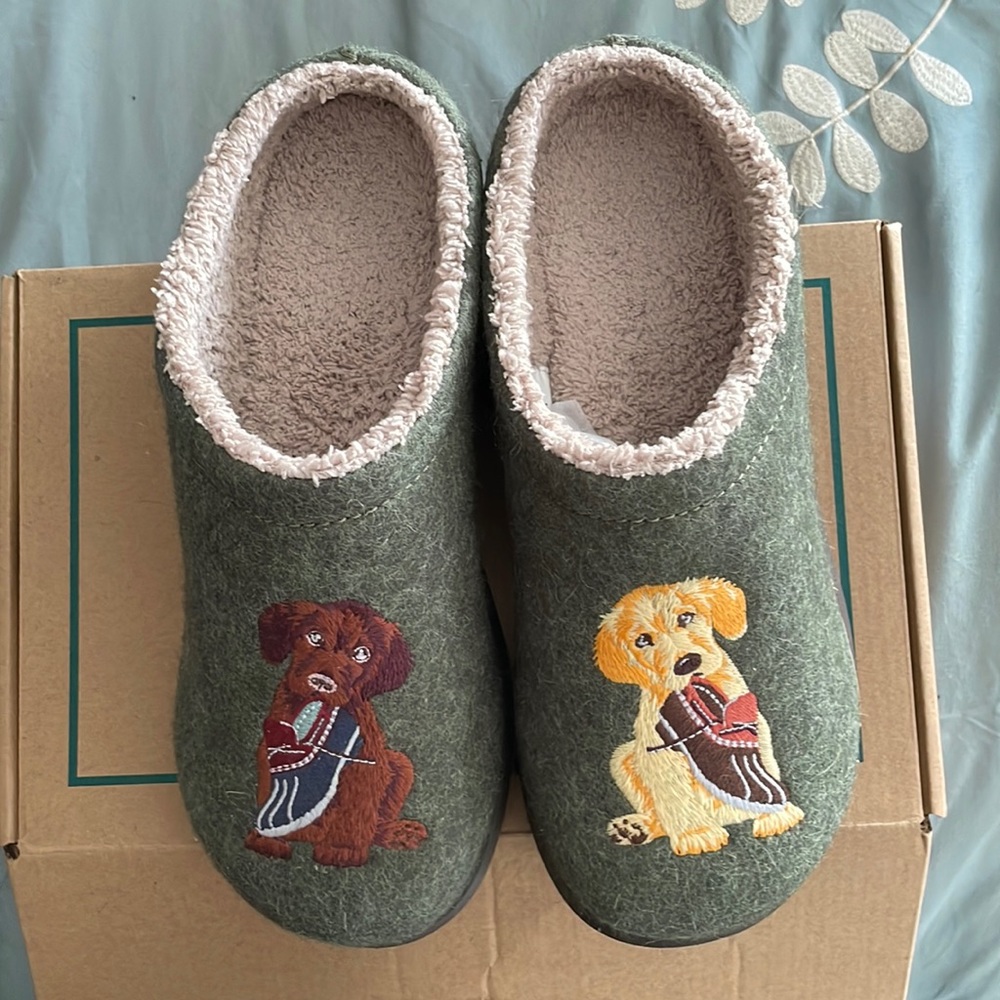 L.L. Bean Scuff Motif Slippers